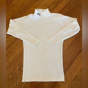 Under Armour Women’s Long Sleeve Turtleneck Cold Gear, White, Size Medium